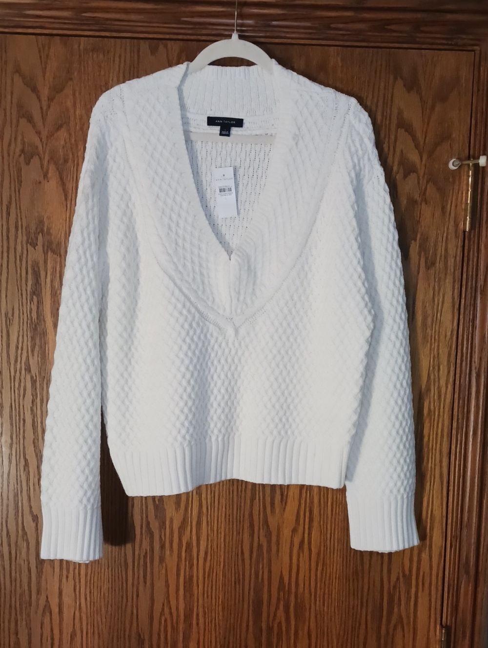 NWT Women's Ann Taylor Derp V Neck Heavier Weight Sweater